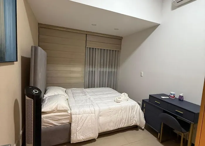 3 Bedroom Executive With Excellent View Of The Skyline