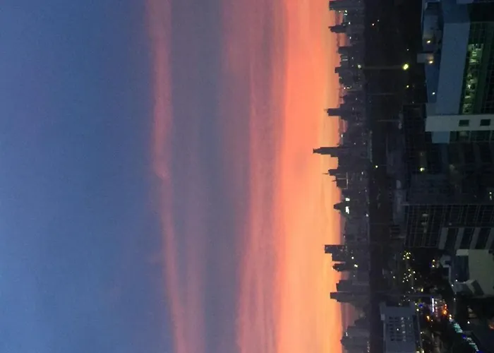 3 Bedroom Executive With Excellent View Of The Skyline 招待所