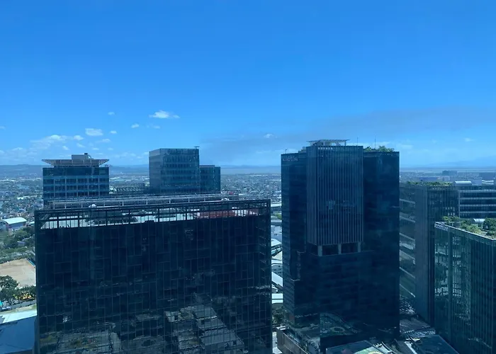3 Bedroom Executive With Excellent View Of The Skyline 招待所